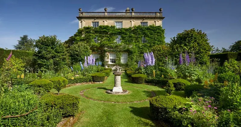sundial-gardens-highgrove